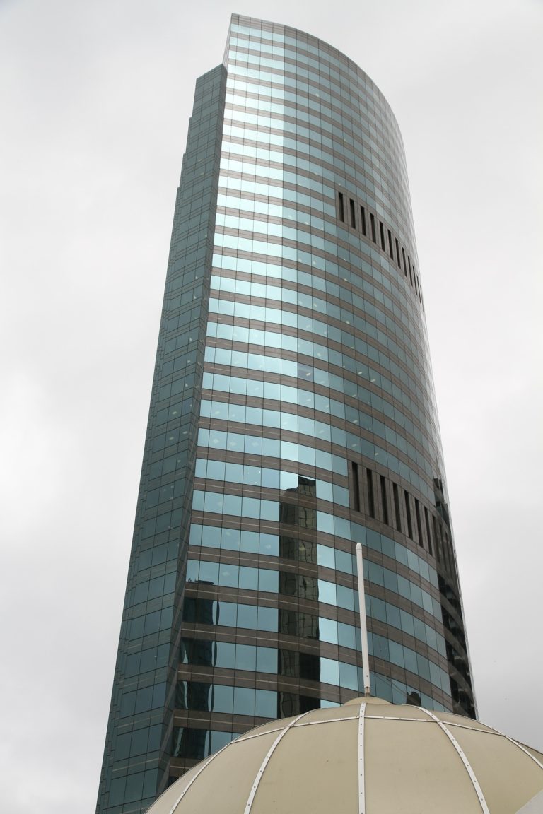 skyscraper-185726_1920